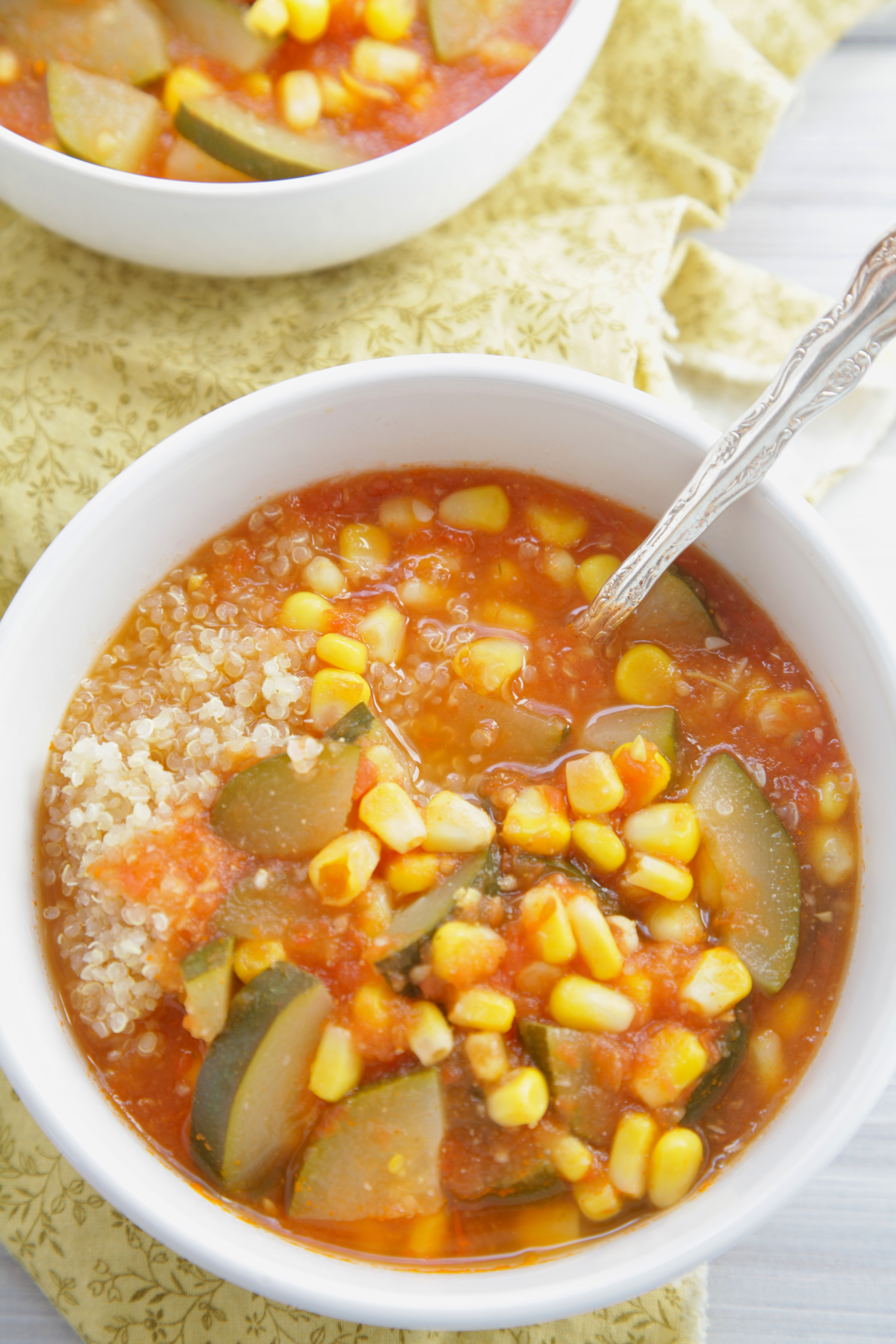 Sopa de calabaza con tomate, elote y quinoa - Yummy bite